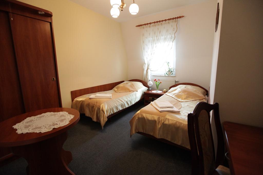 Hotel Restauracja Kaukaska Jadwiga Choroszy Wolsztyn Quarto foto