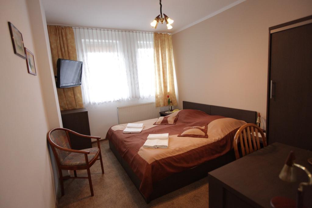Hotel Restauracja Kaukaska Jadwiga Choroszy Wolsztyn Quarto foto