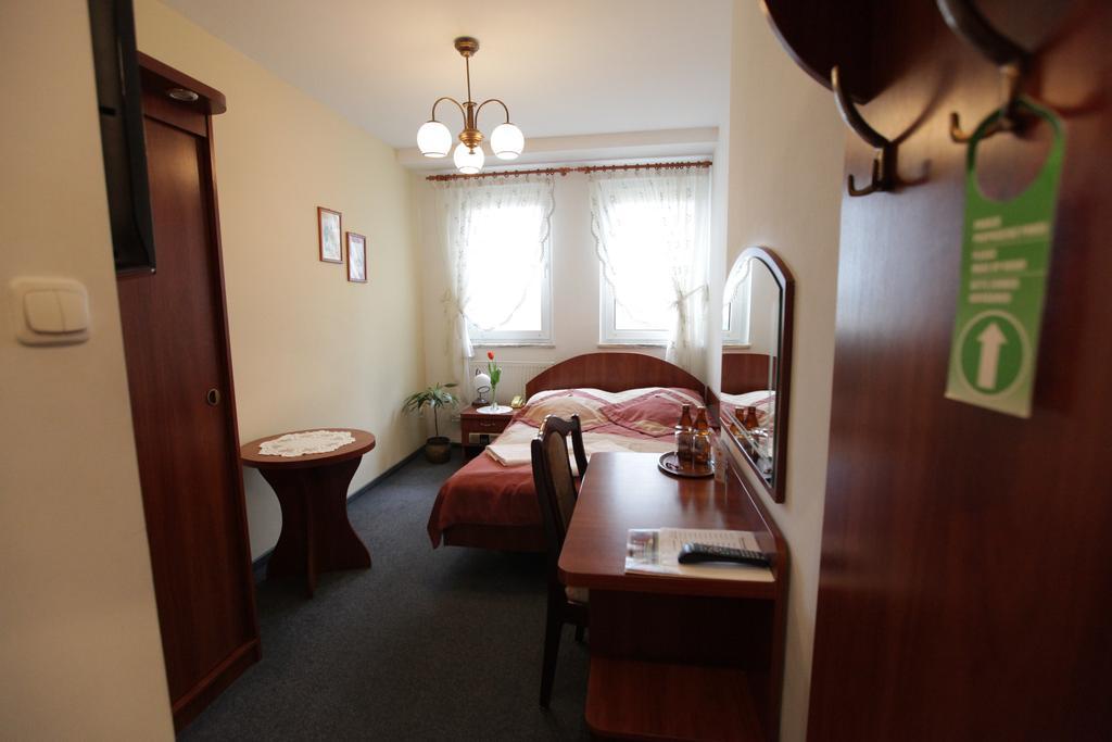 Hotel Restauracja Kaukaska Jadwiga Choroszy Wolsztyn Quarto foto